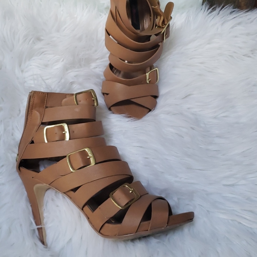 Dollhouse Strappy buckles Tan Sandals